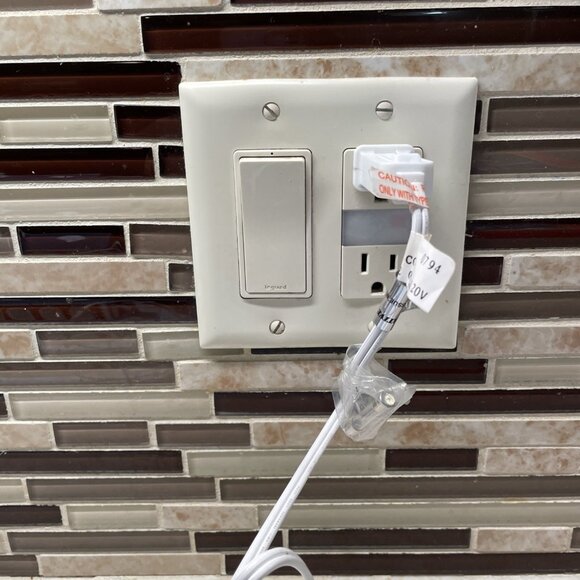 Dickens Keepsake Liberty Church 1994 Lighted Building Christmas Village NEW - Picture 12 of 14